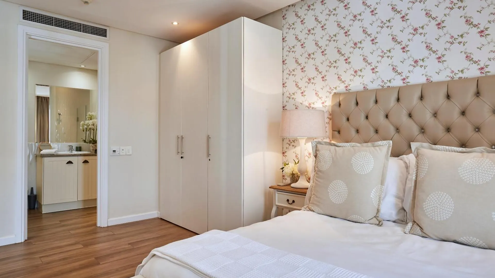 Parama 102 Cape Town Apartment